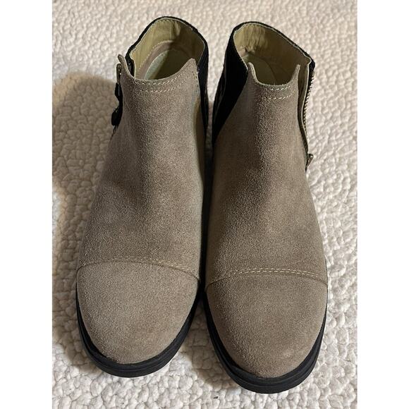 Sorel Women's Boots Ankle Women’s Size 6.5 Zebra Print Taupe Suede‎ Bootie - Picture 1 of 8